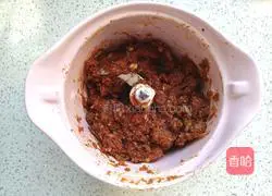 Illustration of how to make fresh meat mooncakes 6