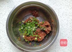 猪肉馅锅贴的做法图解4