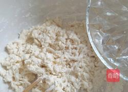 猪肉灌汤小笼包的做法图解3