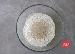 清甜香软的红薯饼的做法图解2
