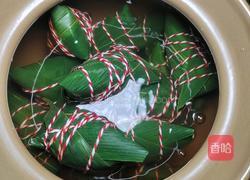 自制砂锅酱香排骨鲜粽子的做法图解18