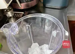 Illustration of how to make simple grape fruit drink 1