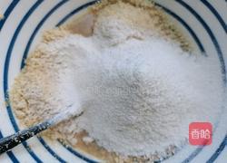 椒盐花生酥的做法图解3