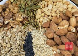 酥皮五仁月饼的做法图解1