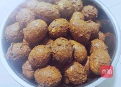 手工蛋黄月饼(100克)的做法图解2