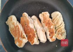 烙葱香花卷的做法图解17