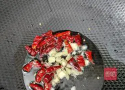 Illustration of how to make hand-shredded cabbage 5