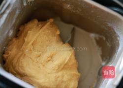 一次发酵的小黄人卡通豆沙包的做法图解3