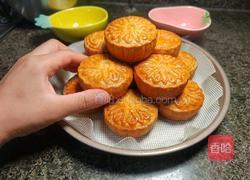 自制蛋黄莲蓉蛋月烧月饼的做法图解1