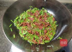 自制韭菜花儿炒肉的做法图解15