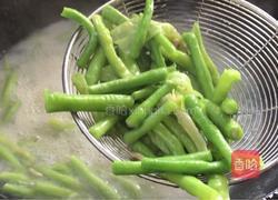 豇豆肉丝的做法图解7
