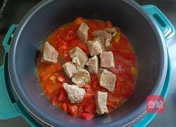 番茄牛肉烩意面的做法图解3