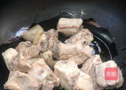 板栗烧排骨的做法图解3