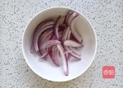 牛奶咖喱方便面的做法图解2