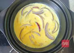 Milk Curry Instant Noodles Recipe Illustration 6