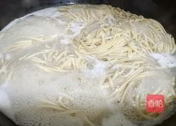 白水面卧溏心蛋的做法图解2