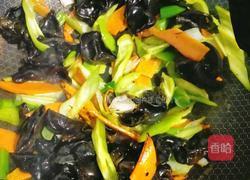 木耳炒鸡蛋用的壹家农场土鸡蛋味道棒极了的做法图解4