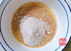 荞麦面鸡蛋咸食饼的做法图解3