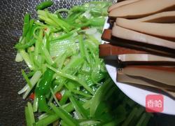芹菜鸡蛋干的做法图解8