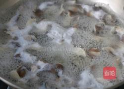 香辣蘑菇炒鸡蛋的做法图解2