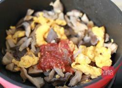香辣蘑菇炒鸡蛋的做法图解9