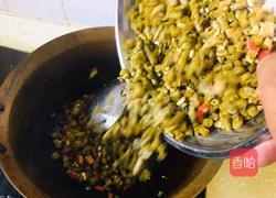 酸豆角炒肉丁的做法图解4