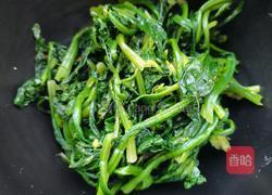 鸡蛋菠菜素合子的做法图解2