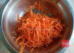 胡萝卜丝鸡蛋软饼的做法图解2