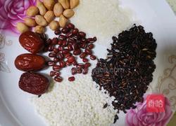 养生黑米红枣粥的做法图解1