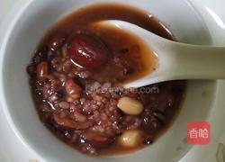 养生黑米红枣粥的做法图解3