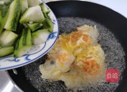 荷包蛋瑶柱丝瓜汤的做法图解6