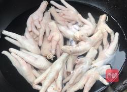 水果炖鸡爪的做法图解3