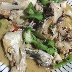 蒜烧鲶鱼的做法[图]