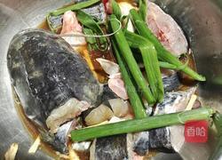蒜烧鲶鱼的做法图解2