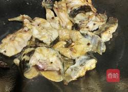 蒜烧鲶鱼的做法图解6