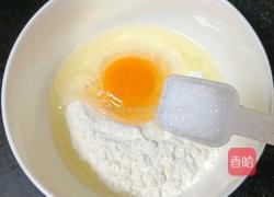 香肠鸡蛋饼串串的做法图解3