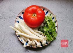 西红柿海鲜菇汤的做法图解1