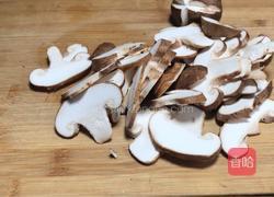 香菇炒小白菜的做法图解2