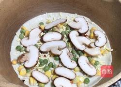 鸡蛋手抓饼披萨的做法图解5