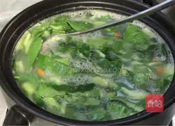 Illustration of how to make green vegetable, shrimp skin and millet porridge 7