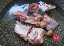 萝卜排骨汤的做法图解1