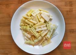 竹笋烧鸡块的做法图解2