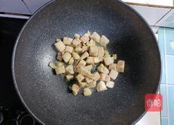 五花肉烀萝卜丁的做法图解5