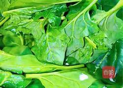 菠菜蒸蛋的做法图解1