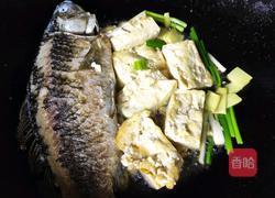 一上桌食欲大开~酸汤鲫鱼滑牛肉的做法图解2