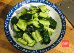 炝拌黄瓜的做法图解2