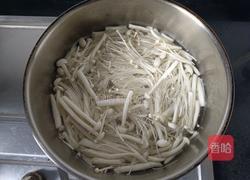 刷脂菌菇芙蓉蛋汤的做法图解7
