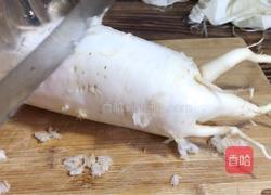 白萝卜鲫鱼汤的做法图解2