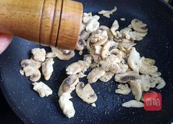 口蘑香煎鸡胸肉的做法图解9