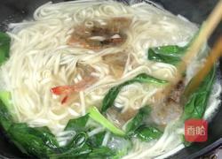 青菜虾仁汤面的做法图解5